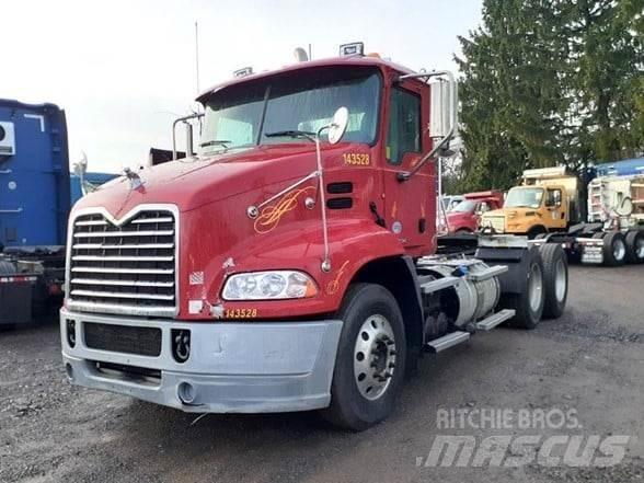 Mack PINNACLE CXU613 Cabezas tractoras