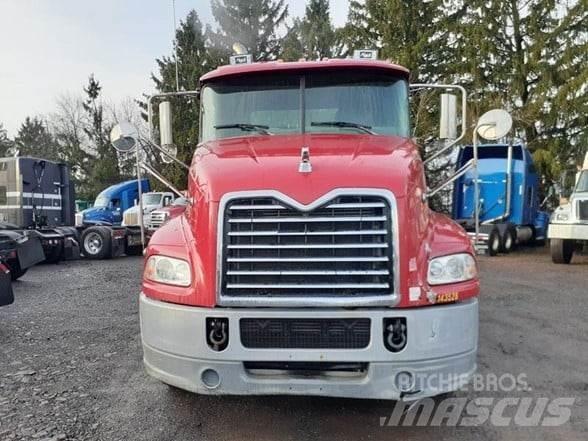 Mack PINNACLE CXU613 Cabezas tractoras