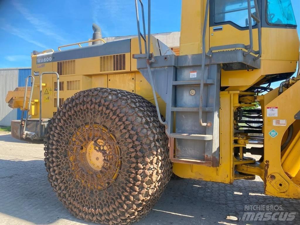 Komatsu WA 600-3 Cargadoras sobre ruedas