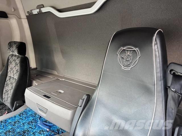 Scania P 370 Camión con caja abierta