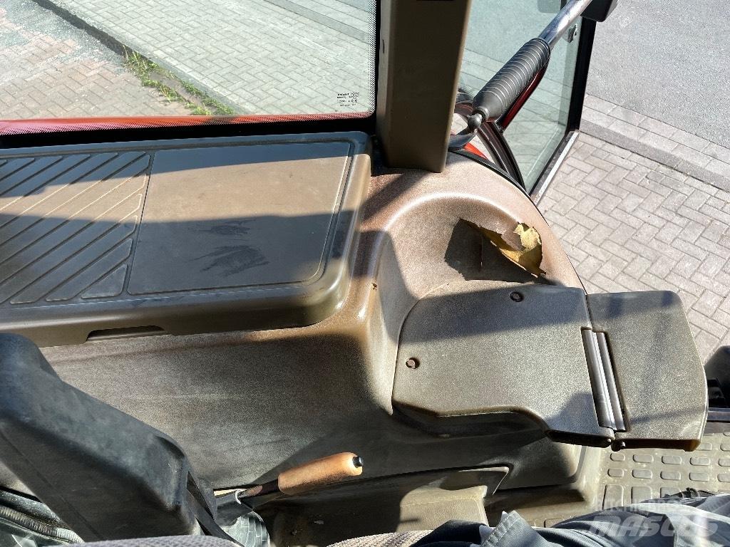 New Holland M 160 Tractores