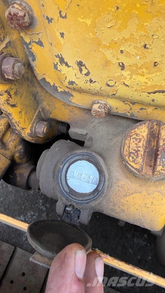 CAT D 2 Buldozer sobre oruga