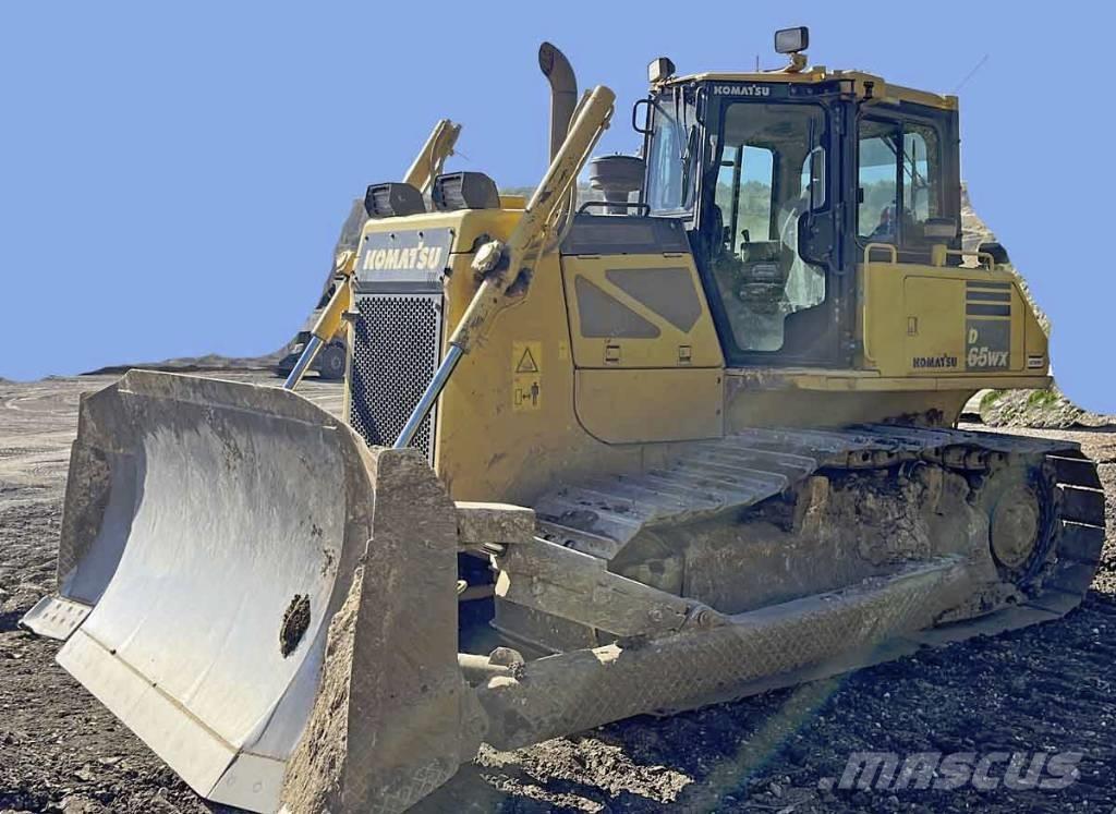 Komatsu D 65 WX-17 Buldozer sobre oruga