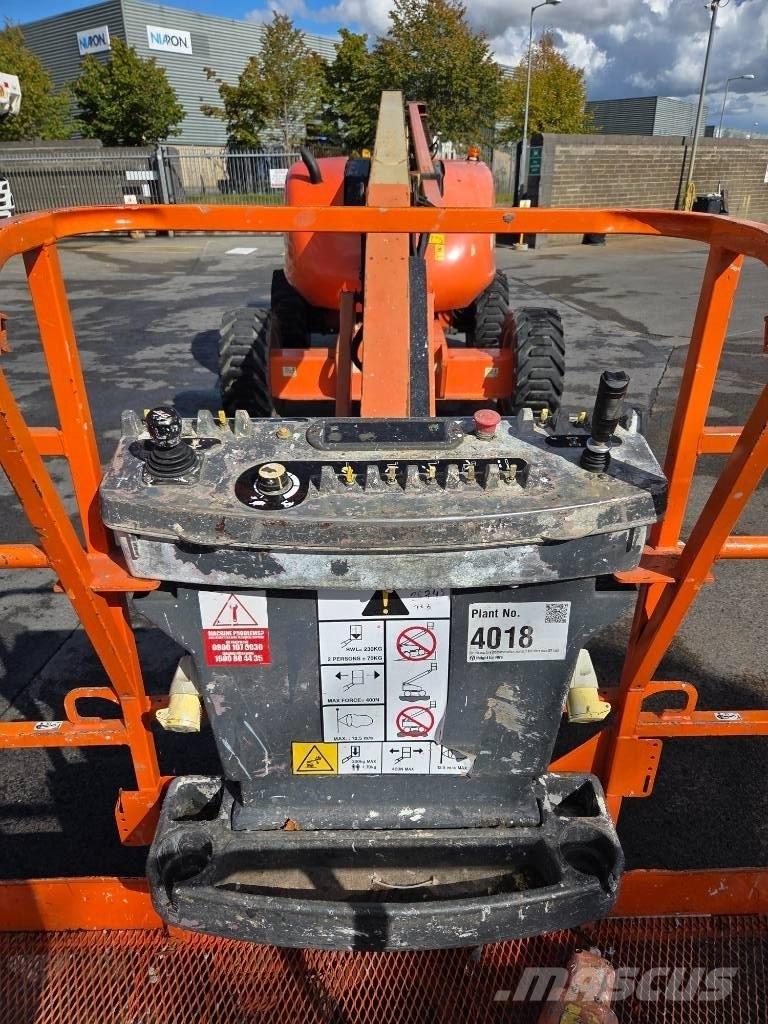 JLG 600 AJ Plataforma de trabajo articulada