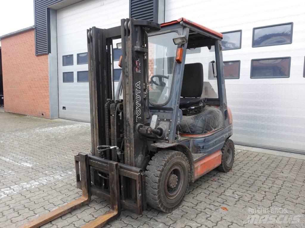 Toyota 02-6 FDF 25 Carretillas diesel