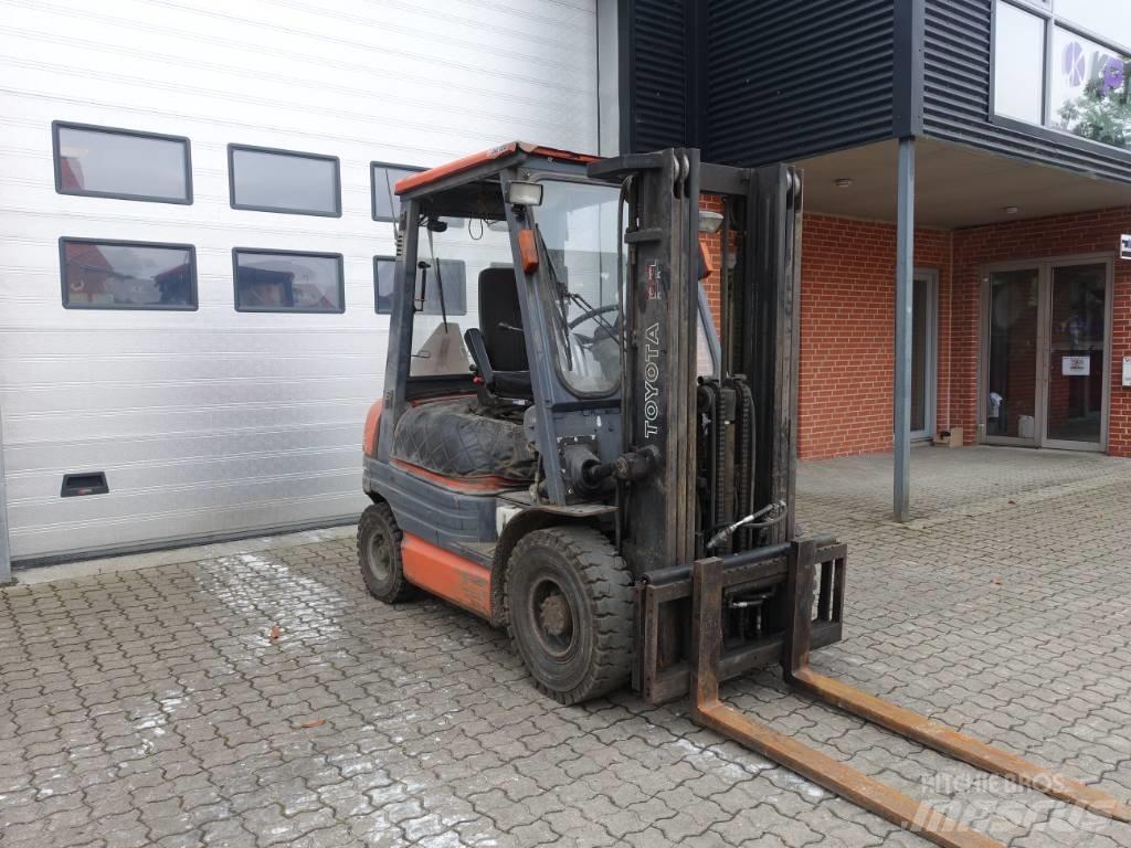 Toyota 02-6 FDF 25 Carretillas diesel
