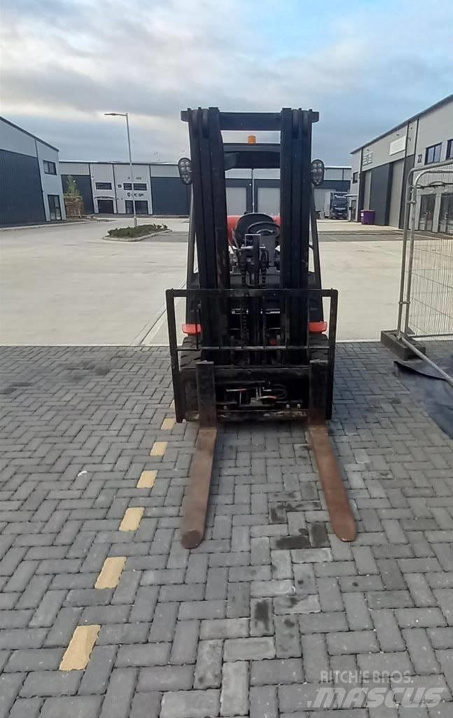 Manitou MI 25 G Carretillas LPG