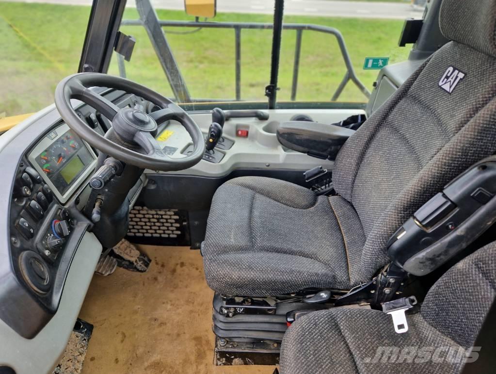 CAT 735C2 Dúmpers articulados