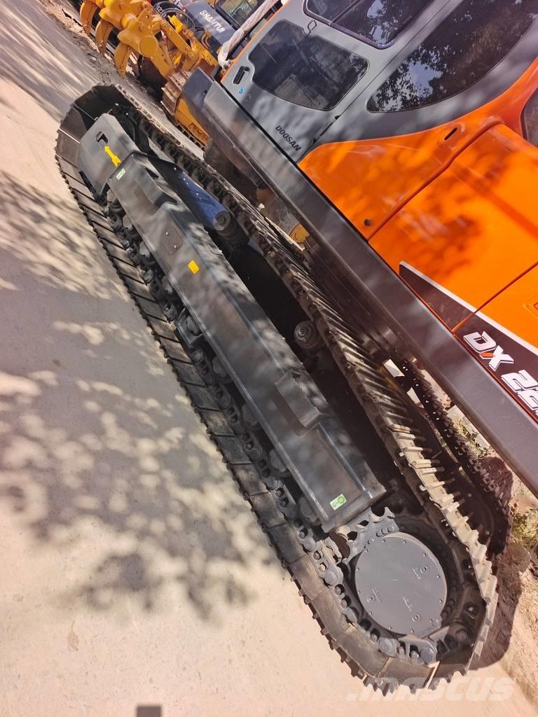 Doosan DX 225LCA Excavadoras de cadenas