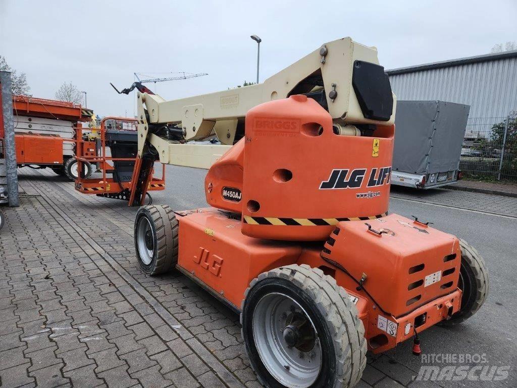 JLG M 450 AJ Plataforma de trabajo articulada