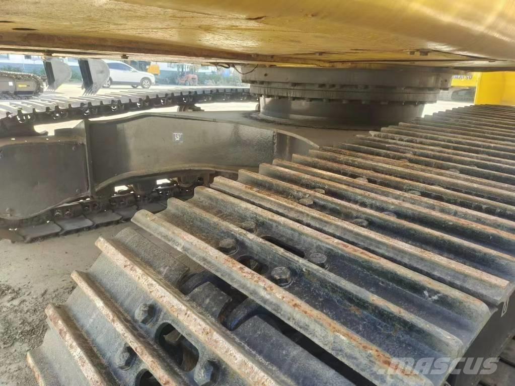Komatsu PC 220 Excavadoras de cadenas