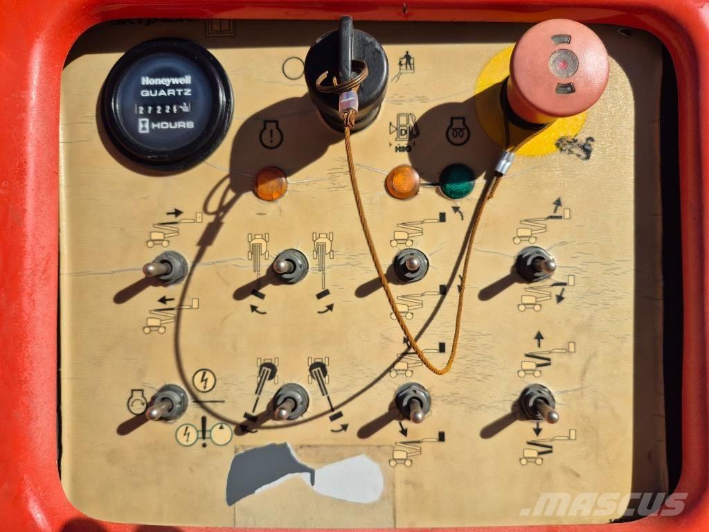 SkyJack SJ 63 AJ Plataforma de trabajo articulada