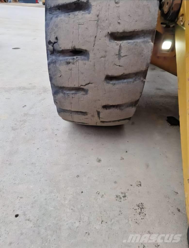 CAT 988K Cargadoras sobre ruedas