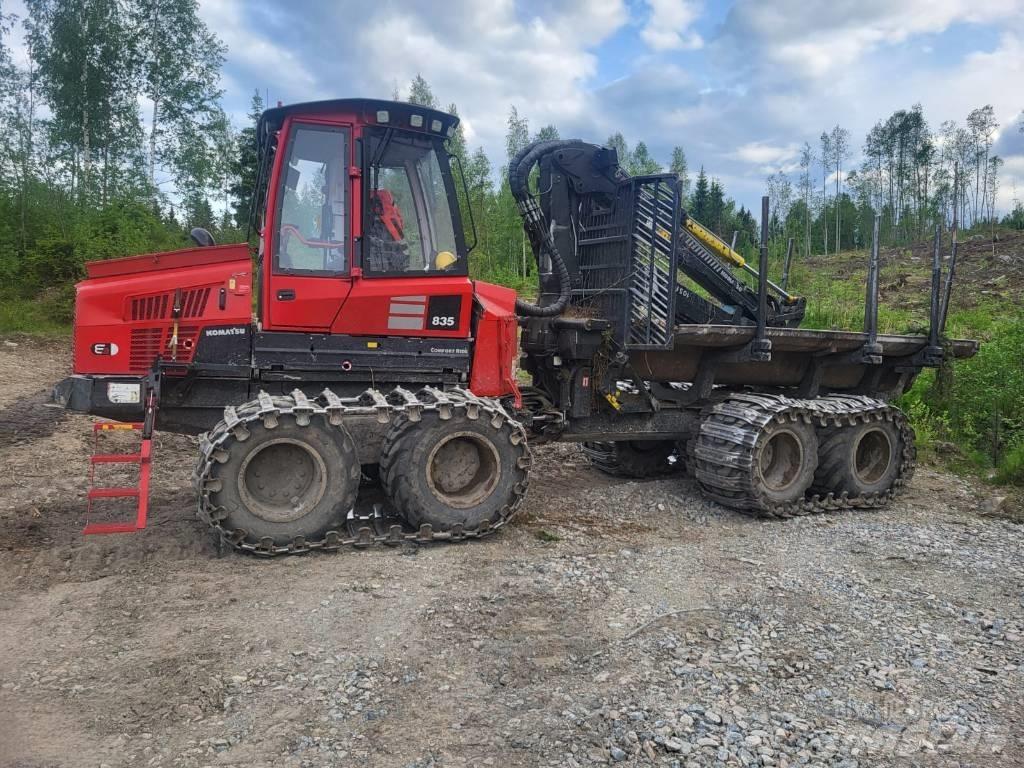 Komatsu 835 Autocargadoras