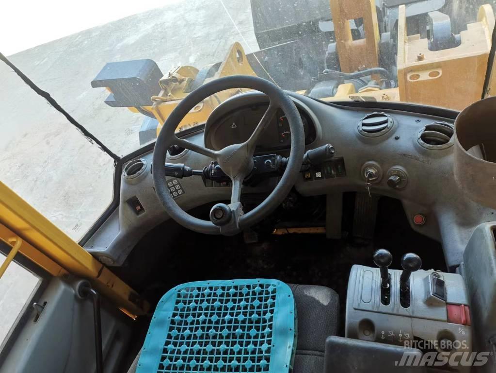 Volvo L 120 E Cargadoras sobre ruedas