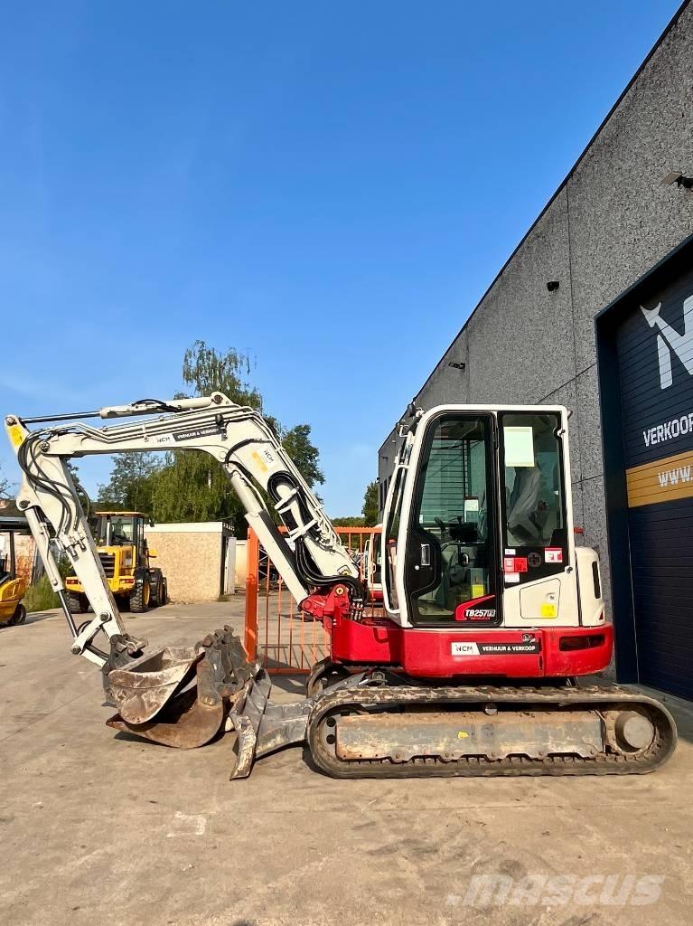 Takeuchi TB 257 FR Mini excavadoras < 7t