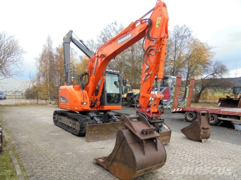 Doosan DX 140 LCR-3 Excavadoras de cadenas