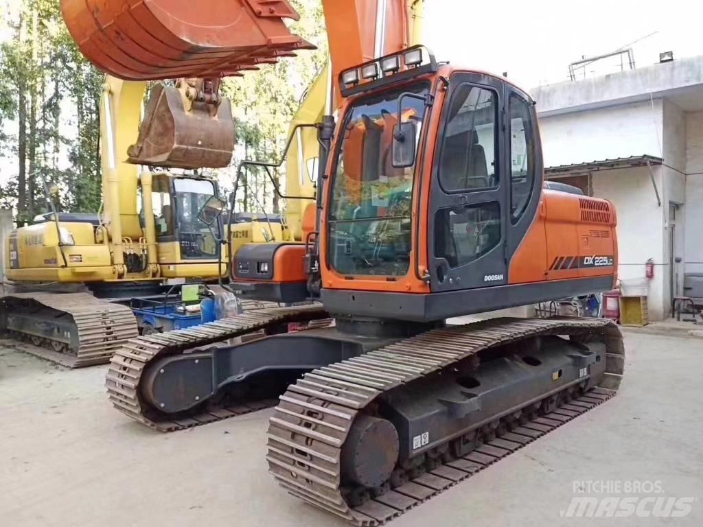 Doosan DX 225 LC Excavadoras de cadenas