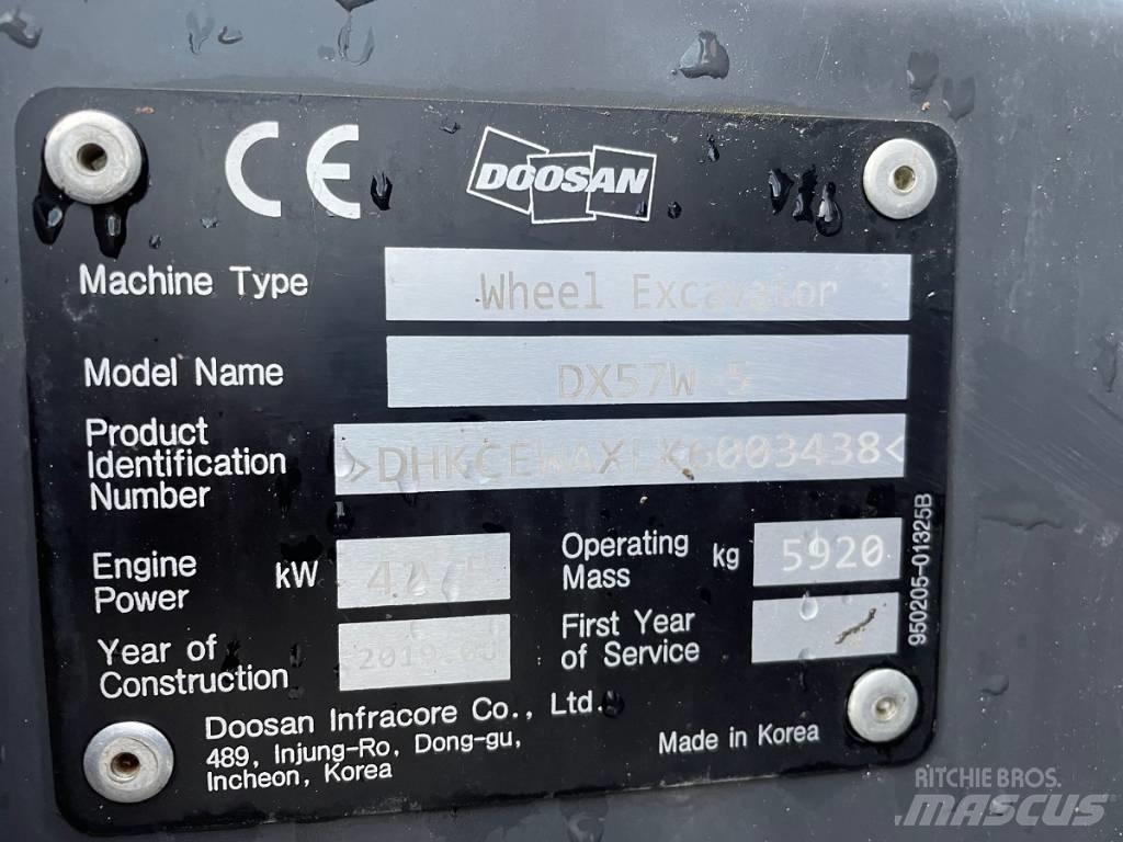 Doosan DX 57 W-5 Excavadoras de ruedas