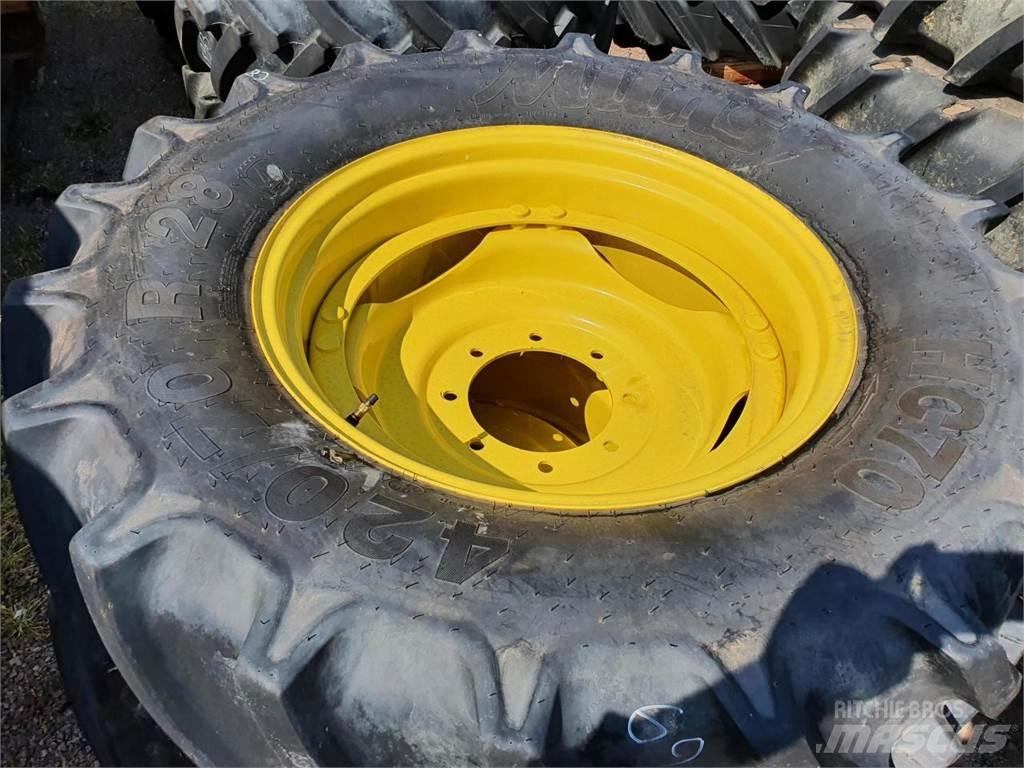 Mitas 420/70R28 x2 Neumáticos, ruedas y llantas