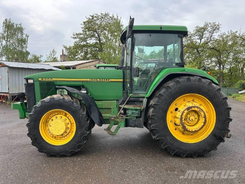 John Deere 8200 Tractores