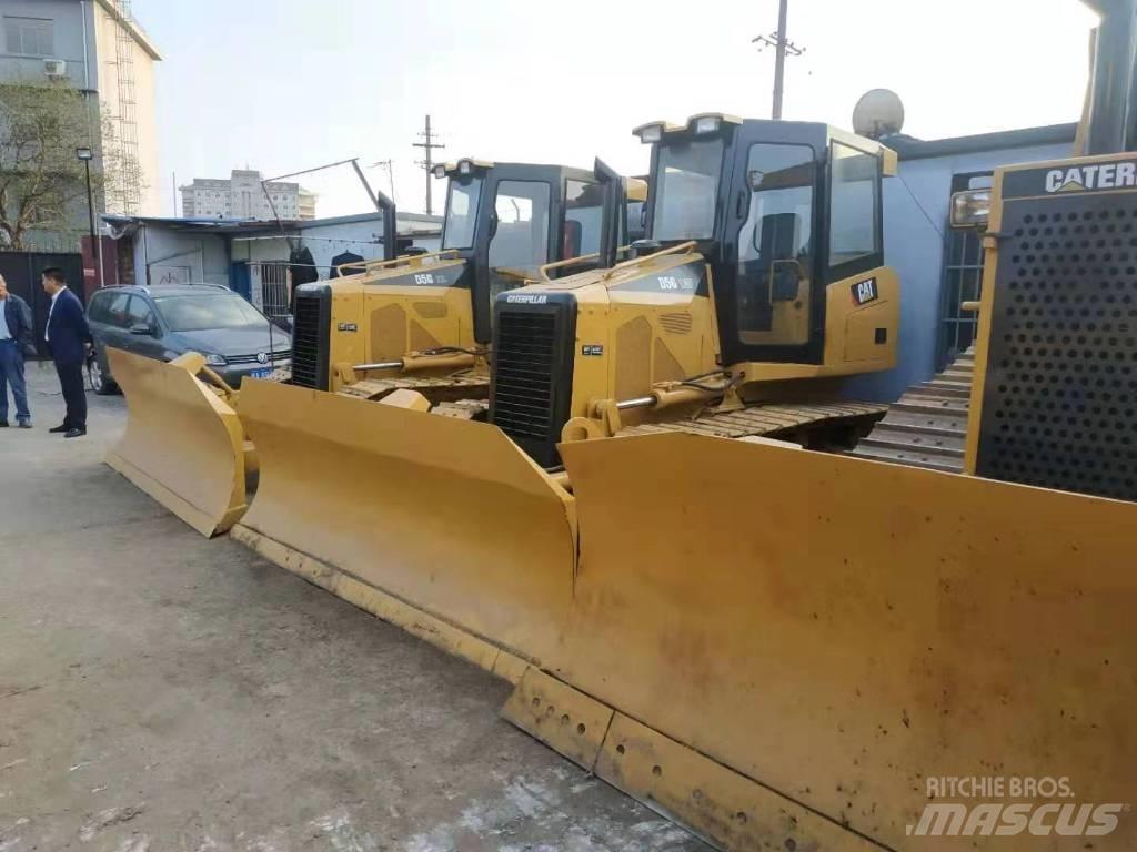 CAT D5M Buldozer sobre oruga