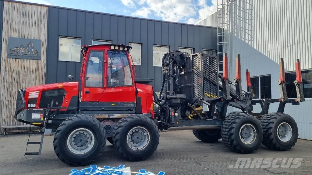 Komatsu 895 Autocargadoras