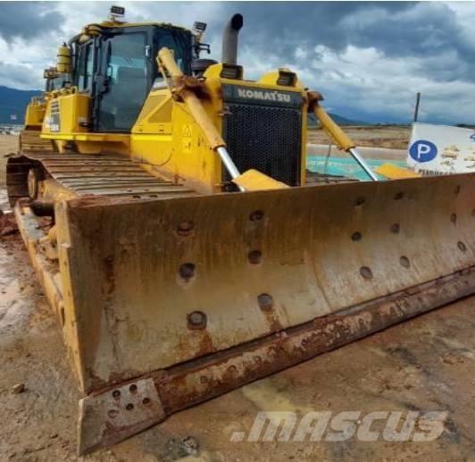 Komatsu D 65 PX-16 Buldozer sobre oruga