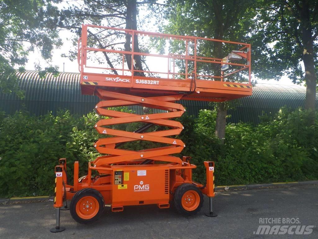 SkyJack SJ6832RT Plataformas tijera