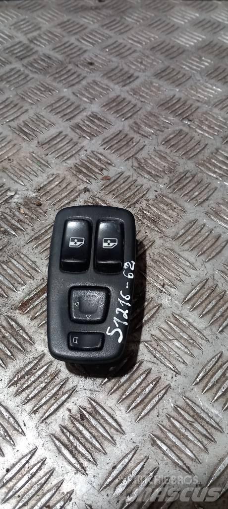 Scania R 440   1445793 Cabinas e interior