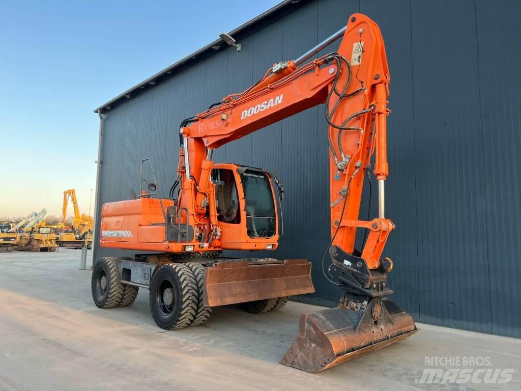 Doosan DX 170 W Excavadoras de ruedas