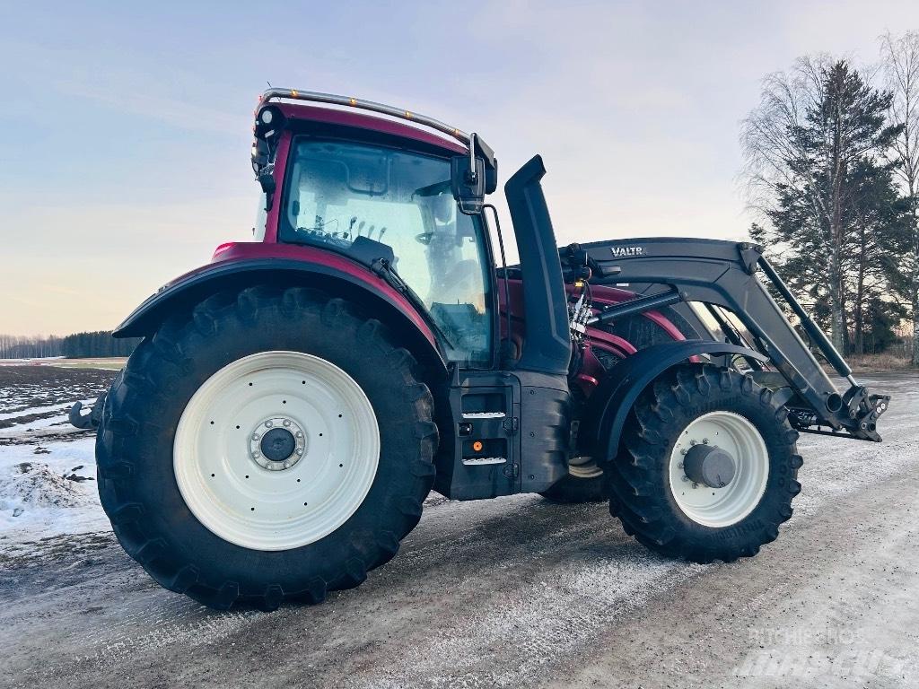 Valtra T 215 Active Tractores