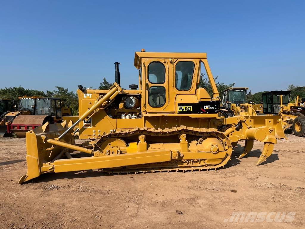 CAT D7G Buldozer sobre oruga