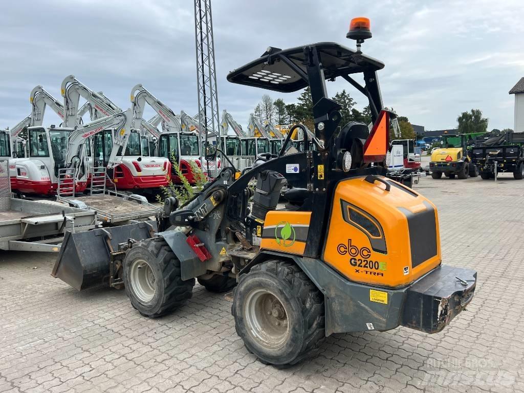 GiANT 2200E Palas cargadoras
