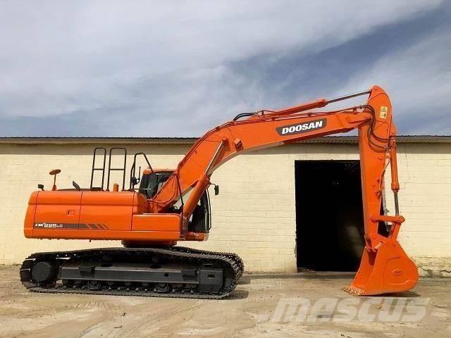 Doosan DX 225 Excavadoras de cadenas