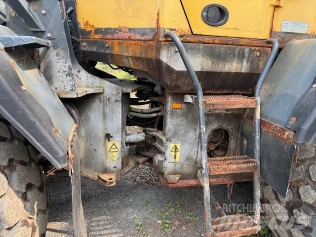 Komatsu WA 200 Cargadoras sobre ruedas