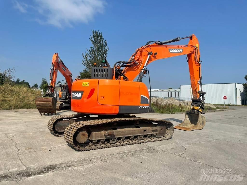 Doosan DX 235 LCR-5 Excavadoras de cadenas