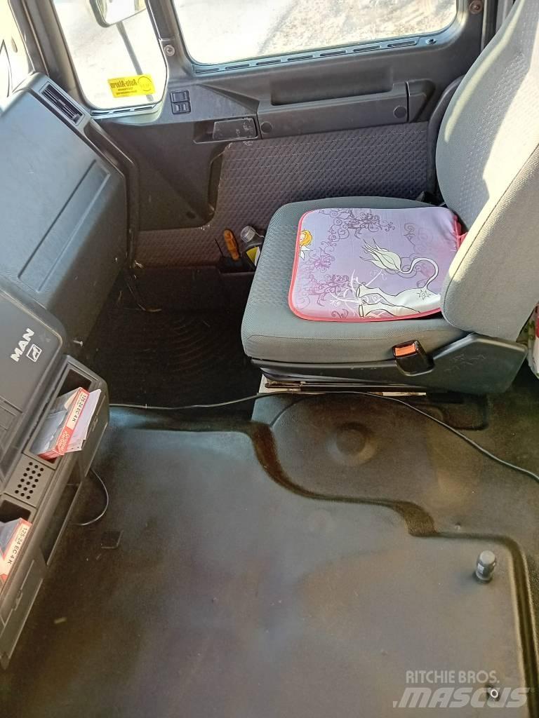 MAN F 2000 Camiones bañeras basculantes o volquetes