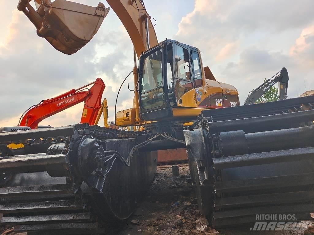 CAT 320 C Excavadoras anfibio