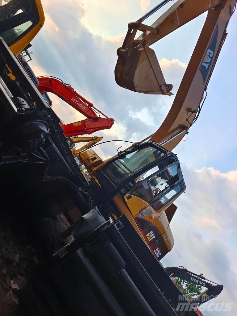 CAT 320 C Excavadoras anfibio
