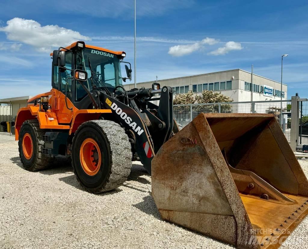 Doosan DL 250-5 Cargadoras sobre ruedas