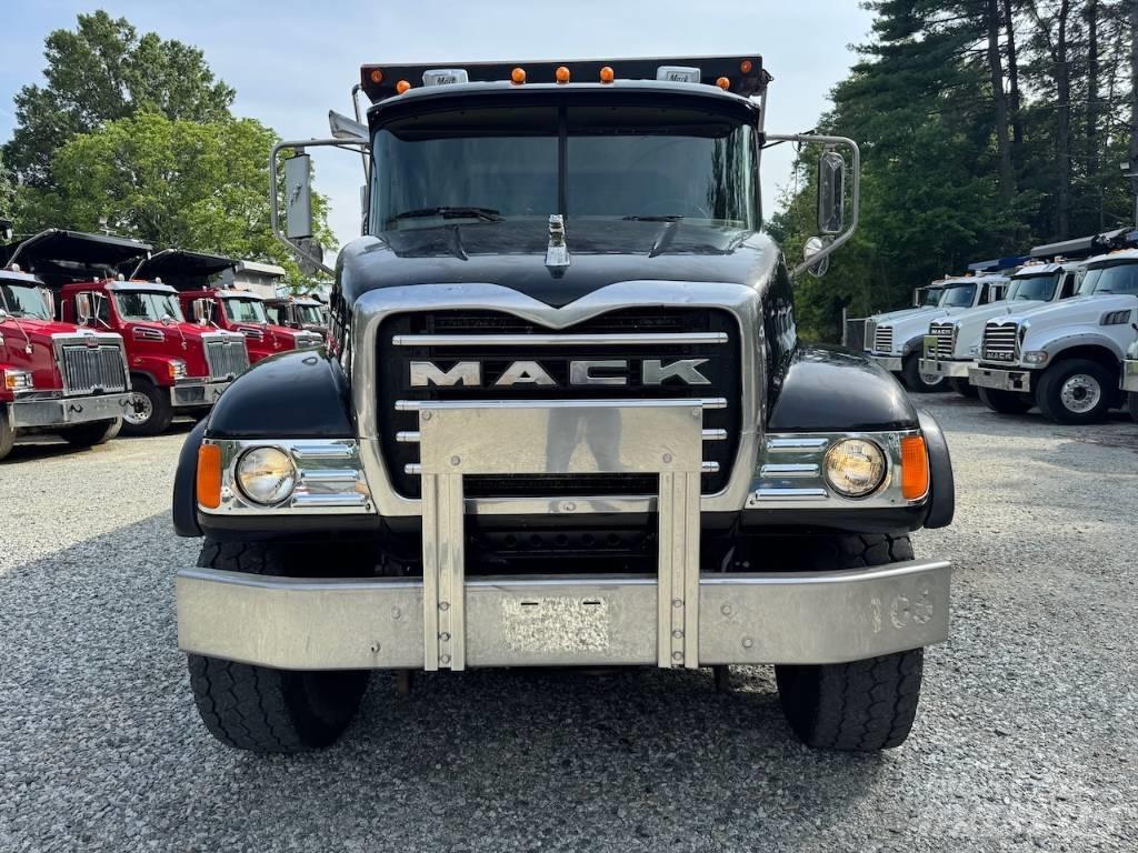 Mack Granite CV 713 Camiones bañeras basculantes o volquetes