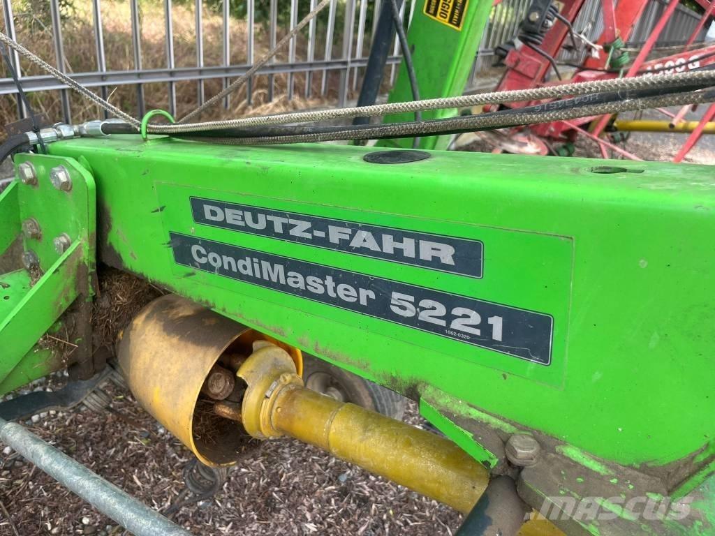 Deutz-Fahr 5221 Rastrillos y henificadores