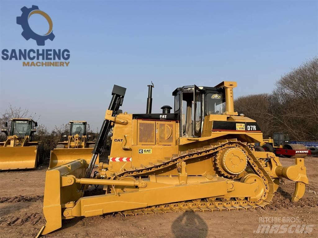 CAT D7R Buldozer sobre oruga