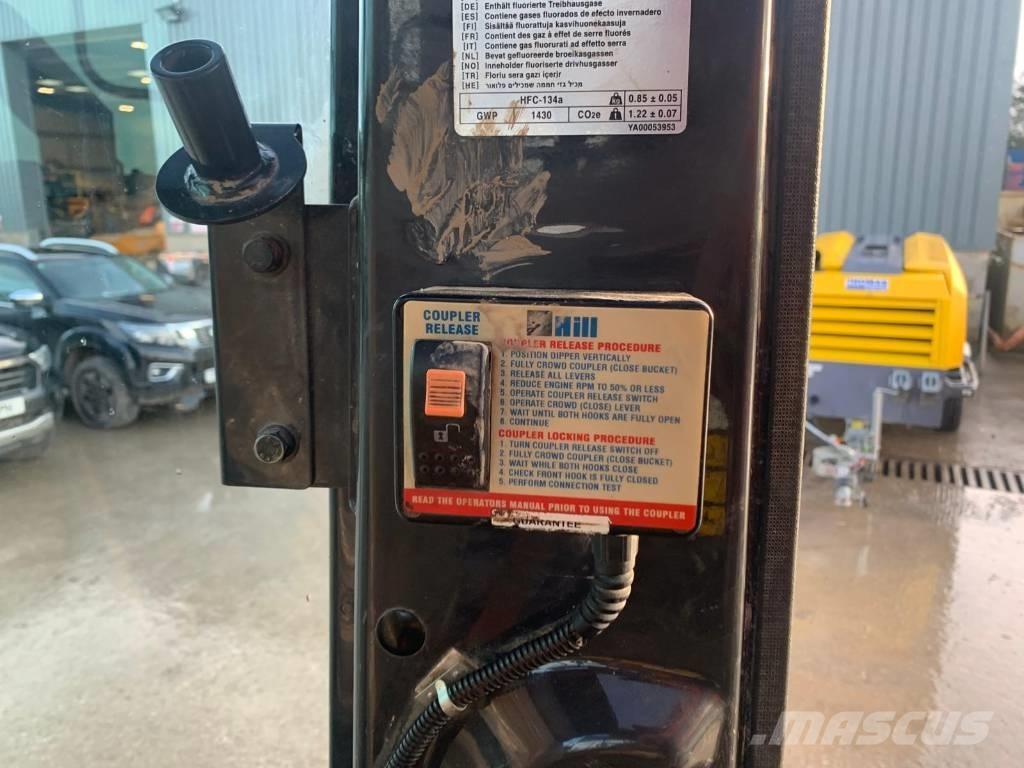 Hitachi ZX 135 US-6 Excavadoras de cadenas