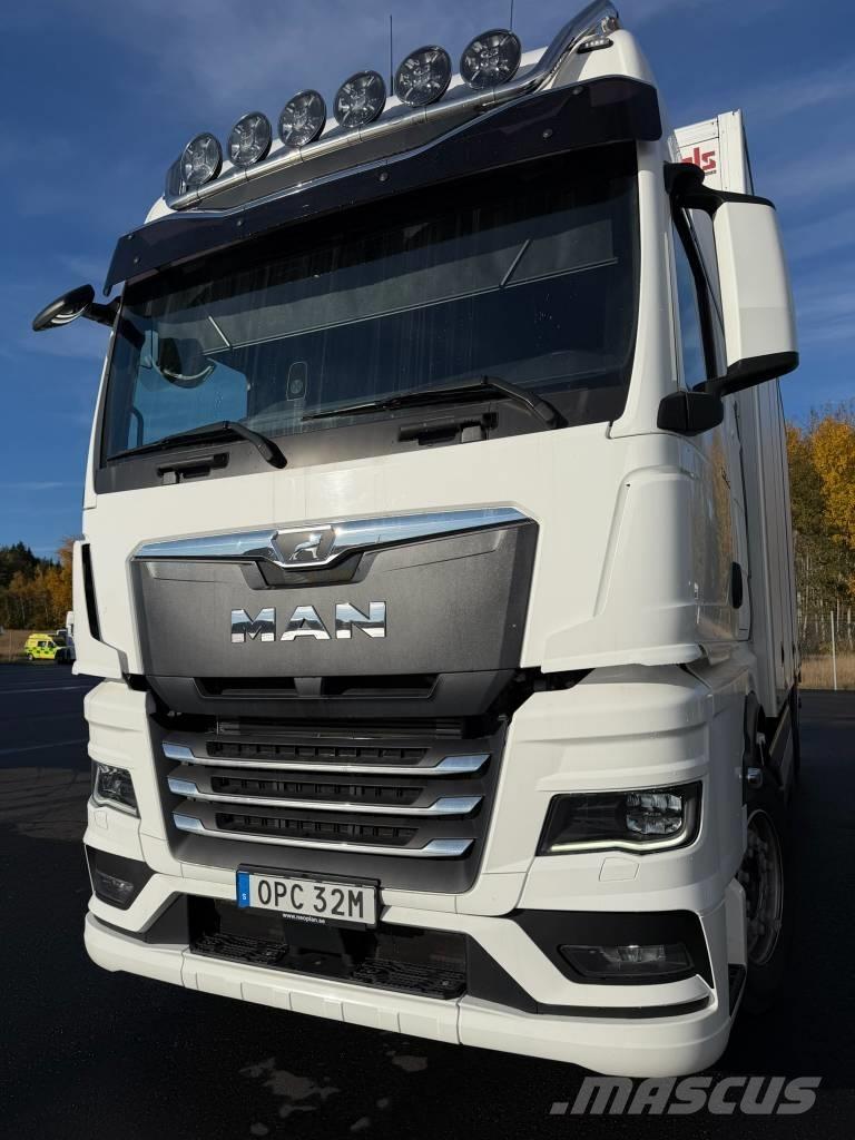 MAN 26.510 6X2-4 Camiones caja cerrada