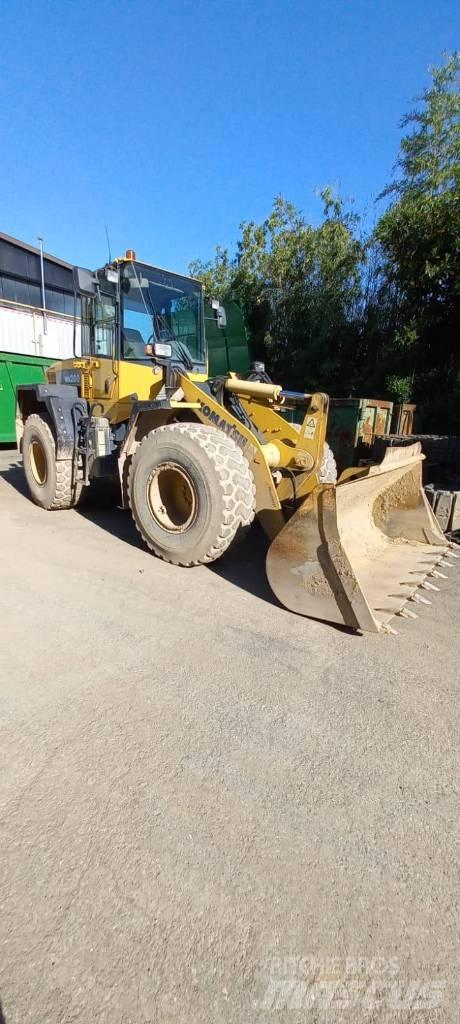 Komatsu WA 200 PT-5 Cargadoras sobre ruedas