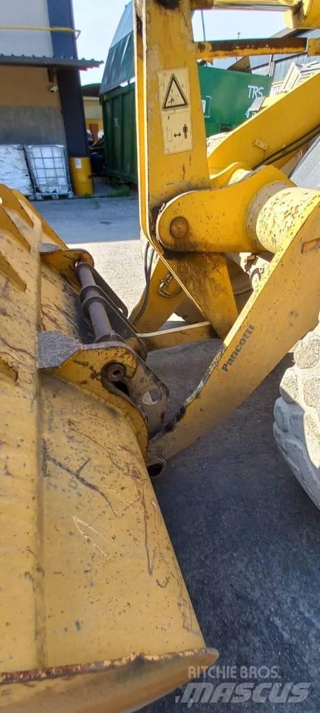 Komatsu WA 200 PT-5 Cargadoras sobre ruedas