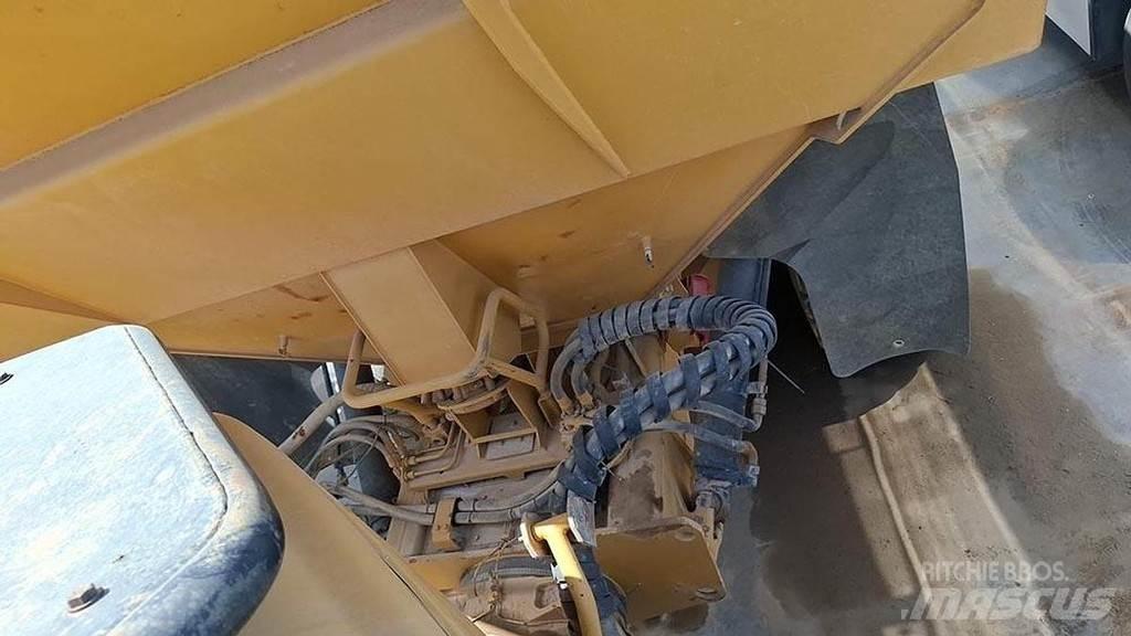 CAT 740 Otros camiones