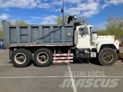 Mack RD 690 SX Camiones bañeras basculantes o volquetes